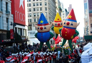 THE 87TH ANNUAL MACY’S THANKSGIVING DAY PARADE RETURNS TO KICK OFF THE HOLIDAY SEASON WITH ITS GIANT HELIUM BALLOONS, FLOATS OF FANCY, MARCHING BANDS, CELEBRITIES, PERFORMANCE GROUPS AND THE-ONE-AND ONLY SANTA CLAUS.