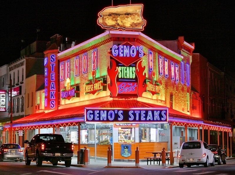 Restaurantes Geno's Steak e Pat's King of Steak na Filadélfia
