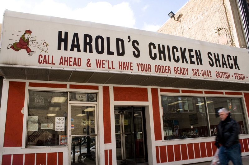 Fachada de uma das lanchonete Harold’s Chicken Shack em Chicago