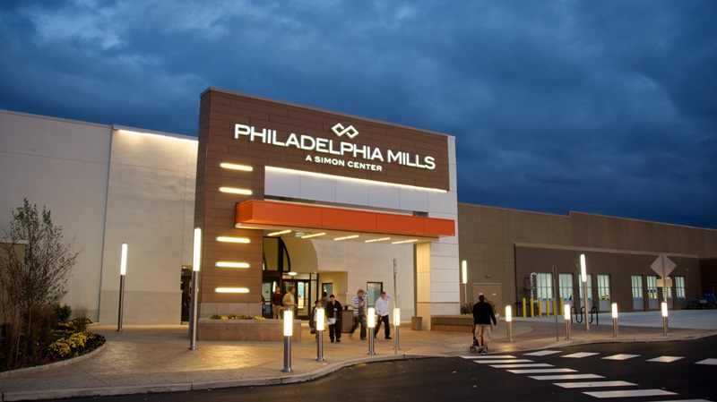 Entrada do shopping Philadelphia Mills na Filadélfia