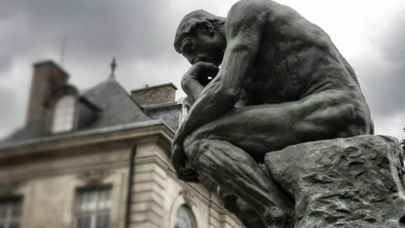 Escultura "O Pensador" no Museu Rodin na Filadélfia