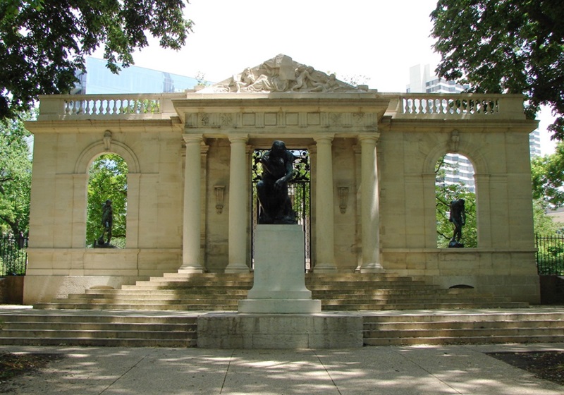 Área externa do Museu Rodin na Filadélfia