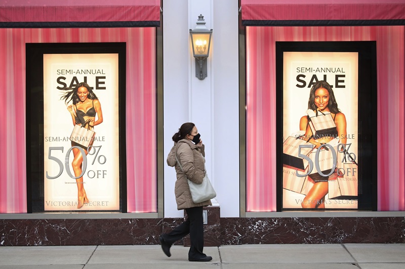 Anúncio de descontos na loja da Victoria's Secret em Nova York