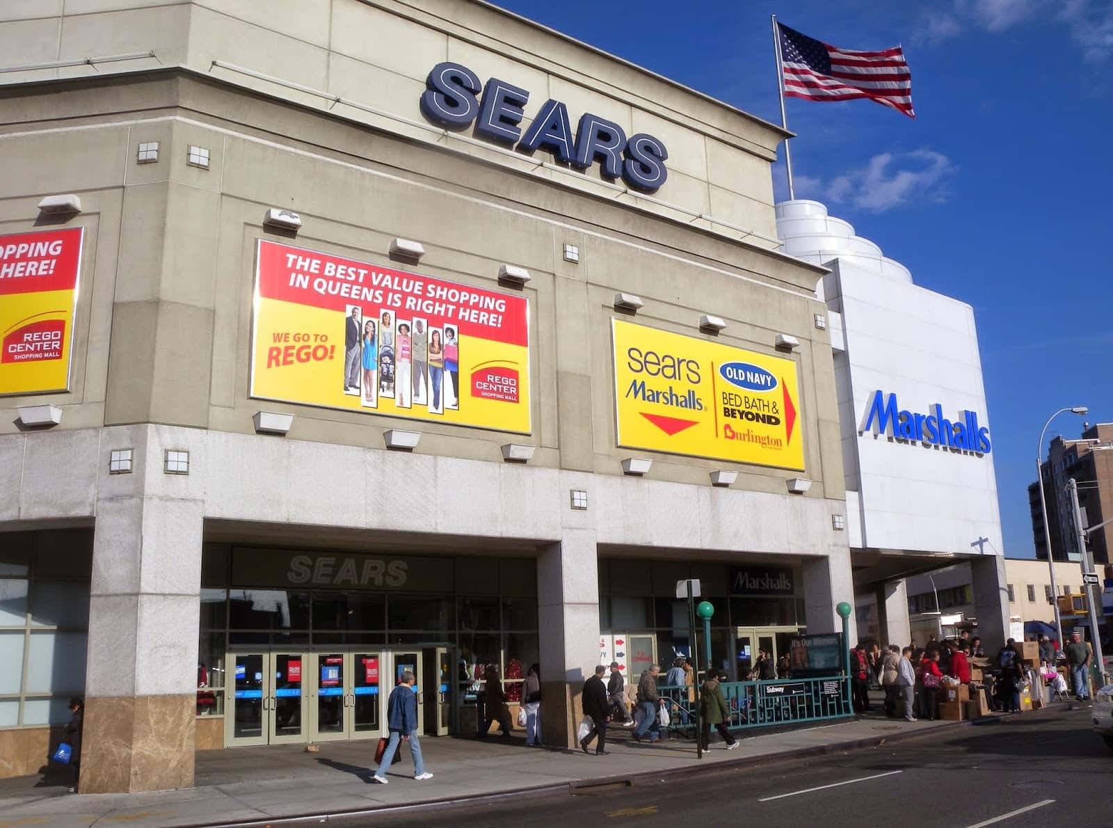 Compras no Rego Park Center em Nova York