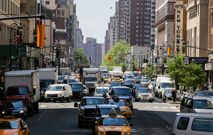 Como alugar um carro bom e barato em Nova York?